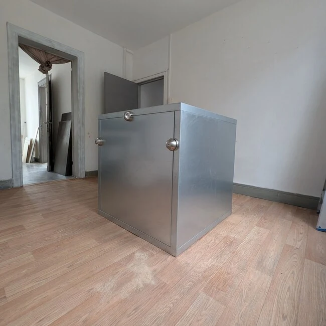 Grand coffre de chantier sécurisé